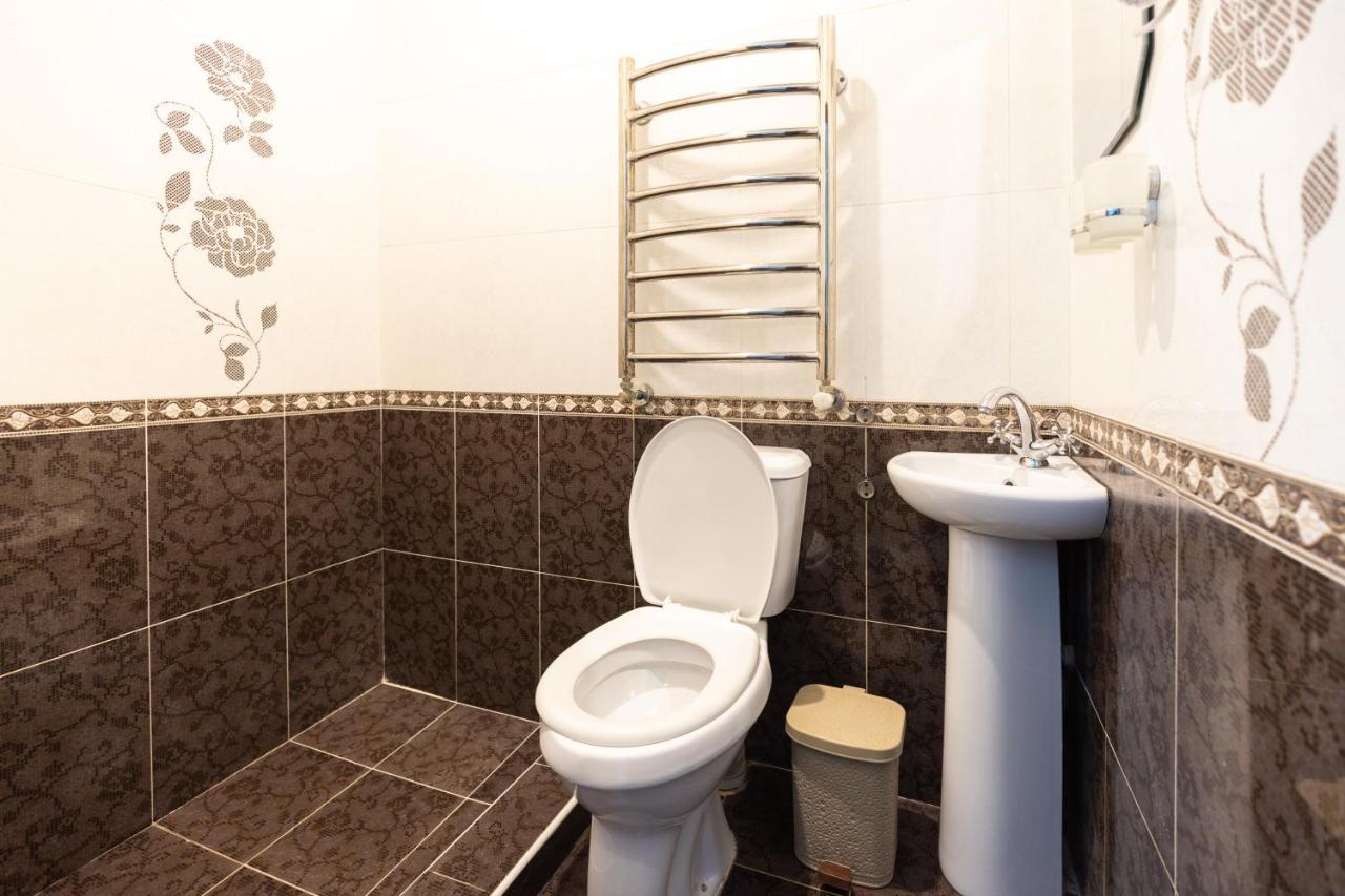 Central Park Hostel Ташкент Екстериор снимка